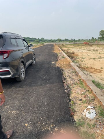  Plot For Sale in Dhoom Manikpur
