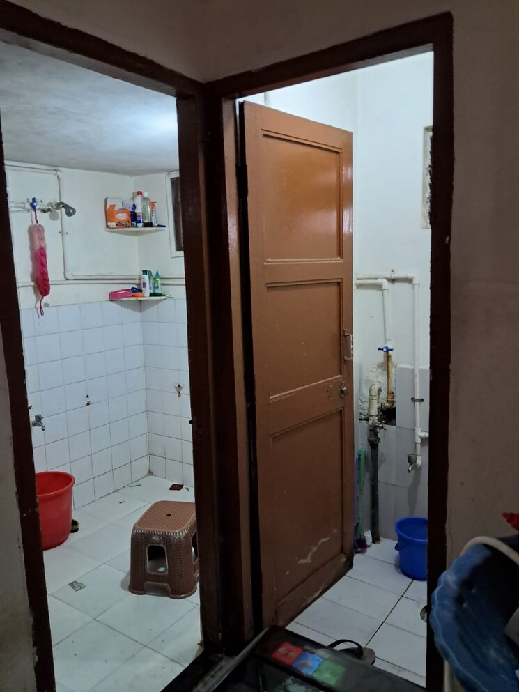 Bathroom, prestige-complex 1 Bedroom 550 Sq.Ft. Apartment In Chinchwad Pune 7472676