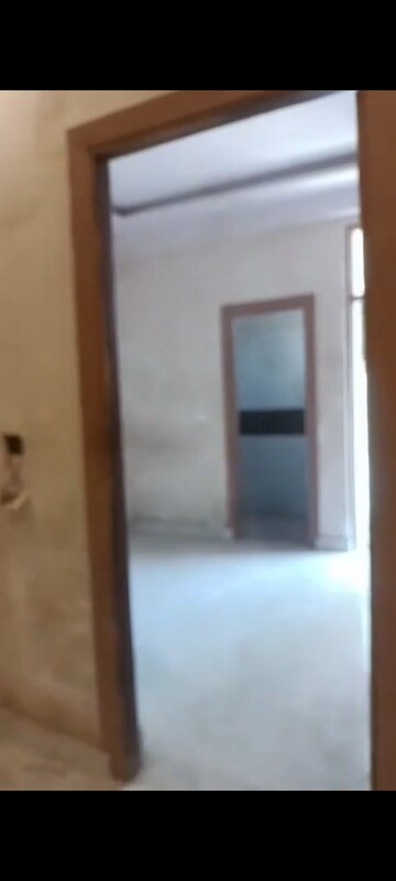 Room in 3 BHK Apartment at La Residentia, Tech Zone 4 Greater Noida – for Sale