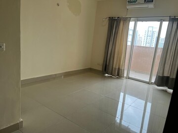 Room in 3 BHK Apartment at Logix Blossom County, Sector 137 – for Sale