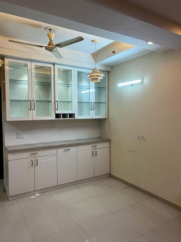 Room in 3 BHK Apartment at Logix Blossom County, Sector 137 – for Sale
