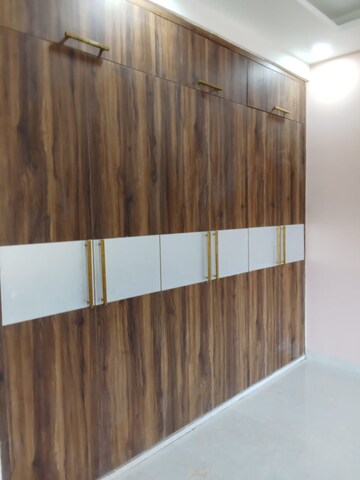 Furnished Amenities in 2 BHK Apartment at Paras Tierea, Sector 137 – for Sale