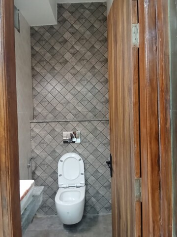 Bathroom in 3 BHK Apartment at Skyline Speedway Avenue, Sector 25 Yamuna Expressway – for Sale