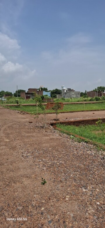  Plot For Sale in Dhoom Manikpur