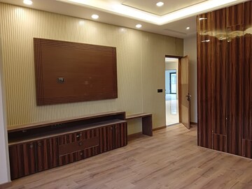 Room in 3 BHK Apartment at Emaar The Palm Drive-The Premier Terraces, Sector 66 – for Sale