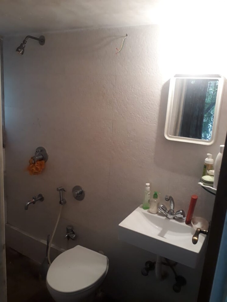 undefined, uttam-niwas 2 Bedroom 700 Sq.Ft. Apartment In Bandra West Mumbai 7474320