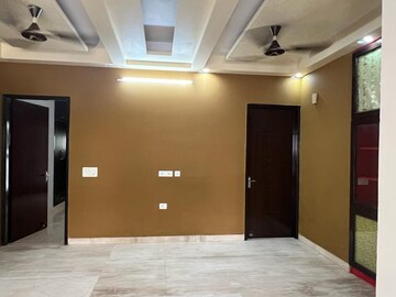 Room in 3 BHK Apartment at RWA Residential Society Sector 46, Sector 46 – for Rent