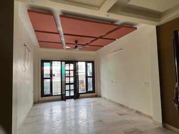 Room in 3 BHK Apartment at RWA Residential Society Sector 46, Sector 46 – for Rent
