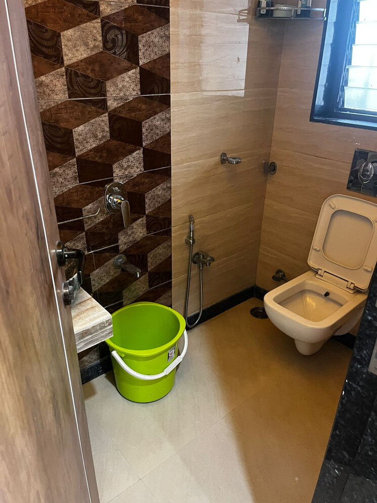 Bathroom, rohan-mirage 2 Bedroom 1100 Sq.Ft. Apartment In Matunga Mumbai 7474477