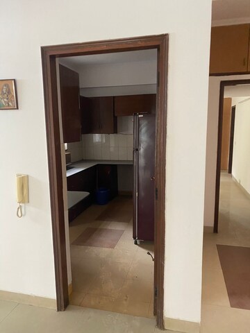 Room in 3 BHK Apartment at DLF The Primus, Sector 82a – for Sale