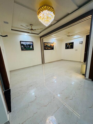 Room in 3 BHK Apartment at Shree Ganesham The Antalyas, Mangyawas – for Sale