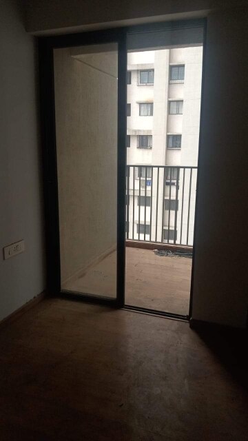 Room in 2.5 BHK Apartment at Lodha Downtown, Dombivli East – for Sale