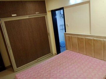 Room in 2.5 BHK Apartment at Veena Saaz, Kandivali East – for Sale