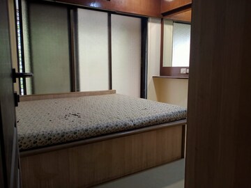 Bedroom in 2.5 BHK Apartment at Veena Saaz, Kandivali East – for Sale