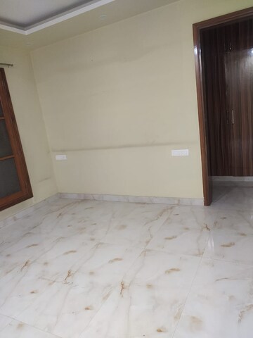 Room in 2 BHK Apartment at Huda Staff Colony, Sector 46 – for Rent