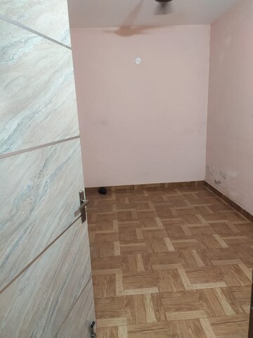 Bathroom in 2 BHK Apartment at Huda Staff Colony, Sector 46 – for Rent