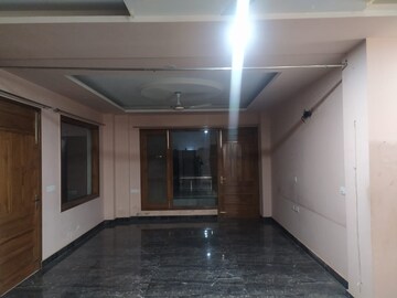 Room in 2 BHK Apartment at Huda Staff Colony, Sector 46 – for Rent