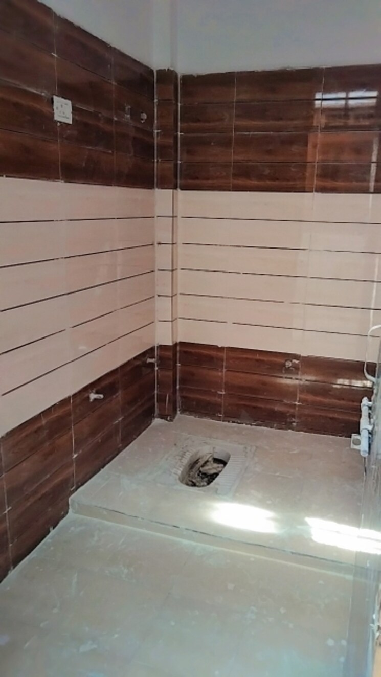 Bathroom, gomti nagar 2 Bedroom 1100 Sq.Ft. Independent House In Gomti Nagar Lucknow 7475035