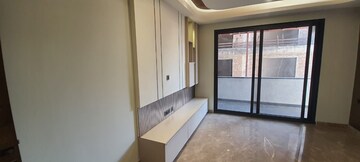 Building Lobby in 3.5 BHK Builder Floor at Dlf Phase I – for Sale
