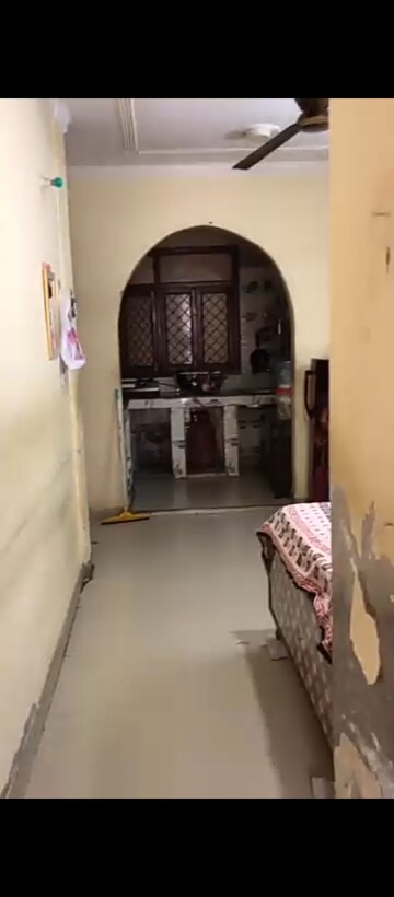 Furnished Amenities in 1 BHK Builder Floor at Maidan Garhi – for Sale