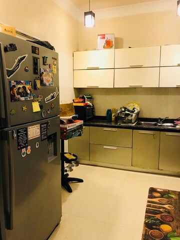 Master Bedroom in 3.5 BHK Builder Floor at Dlf Phase I – for Sale