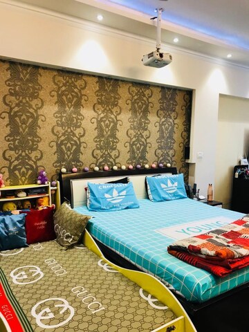 Bedroom in 3.5 BHK Builder Floor at Dlf Phase I – for Sale