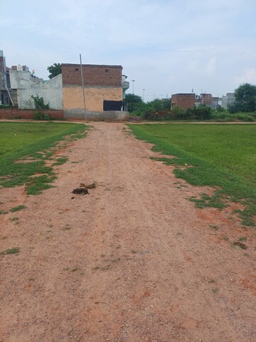  Plot For Sale in Bhopani Village