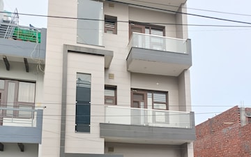 4 BHK Independent House For Sale in Sector 18