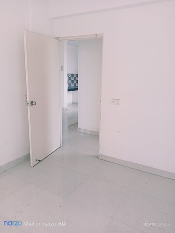 Room in 1.5 BHK Apartment at Signature Global Synera, Sector 81 – for Sale