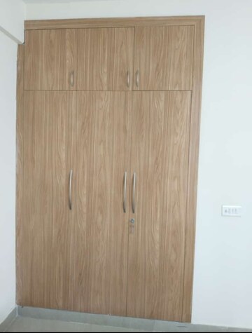 Furnished Amenities in 2 BHK Apartment at Signature Global Synera, Sector 81 – for Sale