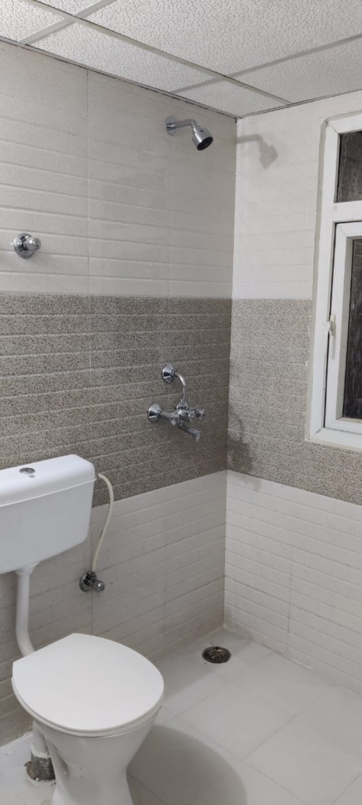 Bathroom, signature-global-synera 2.5 Bedroom 780 Sq.Ft. Apartment In Sector 81 Gurgaon 7476208