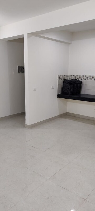 Room in 2.5 BHK Apartment at Signature Global Synera, Sector 81 – for Sale