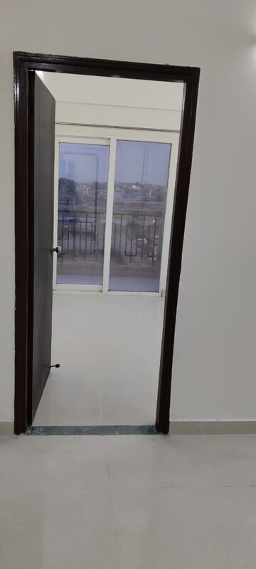 Building Lobby in 2.5 BHK Apartment at Signature Global Synera, Sector 81 – for Sale
