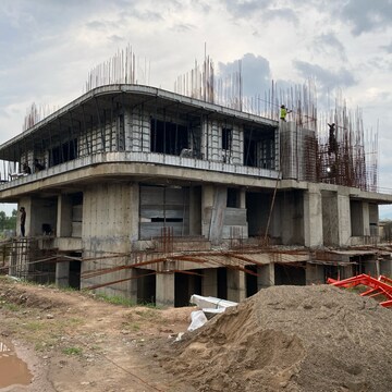 3.5 BHK Apartment – Exterior View View at International Airport Road - for Sale