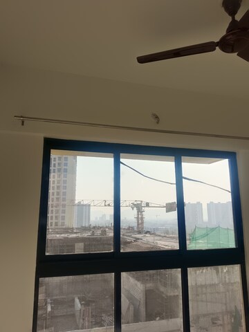 Room in 1.5 BHK Apartment at Runwal Gardens, Dombivli East – for Sale