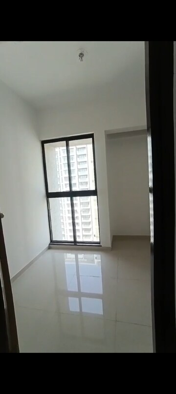 Room in 1.5 BHK Apartment at Lodha Palava Fresca, Dombivli East – for Sale