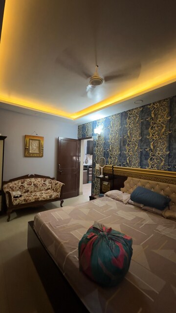 Bedroom in 3 BHK Builder Floor at Palam Vihar – for Sale