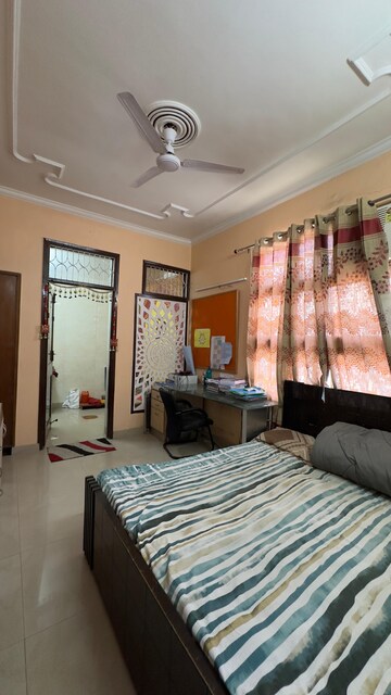 Bedroom in 3 BHK Builder Floor at Palam Vihar – for Sale