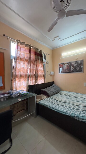 Bedroom in 3 BHK Builder Floor at Palam Vihar – for Sale