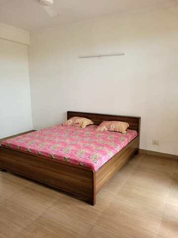 Bedroom in 3 BHK Builder Floor at Palam Vihar – for Sale
