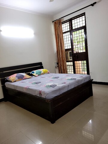 Bedroom in 3 BHK Builder Floor at Palam Vihar – for Sale
