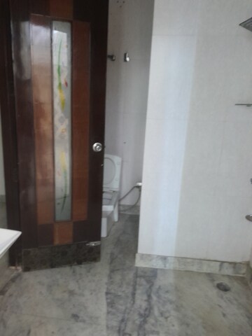 Furnished Amenities in 4 BHK Builder Floor at Rohini Sector 11 – for Sale