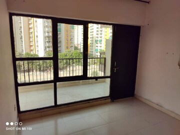 Room in 2 BHK Apartment at OP Floridaa, Sector 82 – for Sale