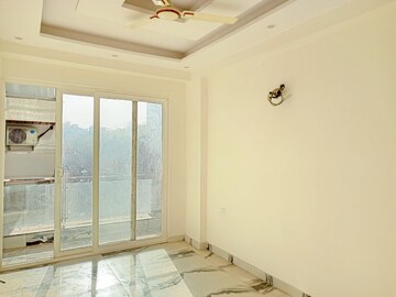 Room in 3 BHK Builder Floor at Chattarpur – for Sale
