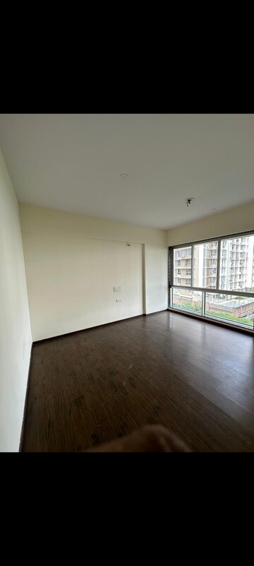 Room in 2 BHK Apartment at Divine Aspen Garden, Goregaon East – for Sale