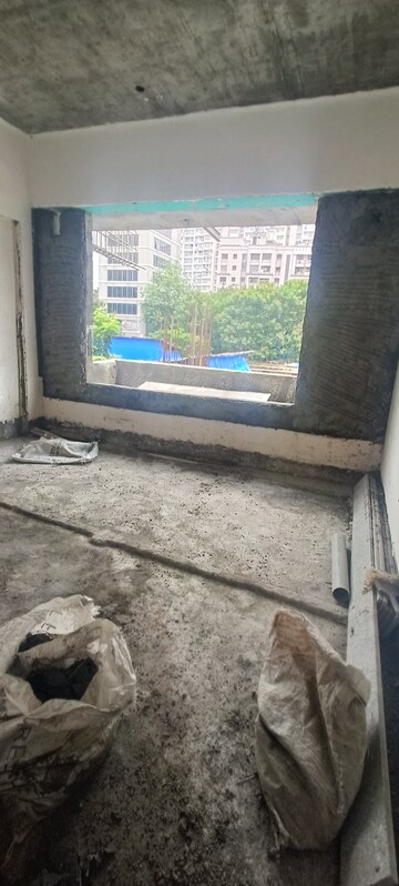 Room in 1 BHK Apartment at Divya Jyot Rewa Estate, Mulund West – for Sale