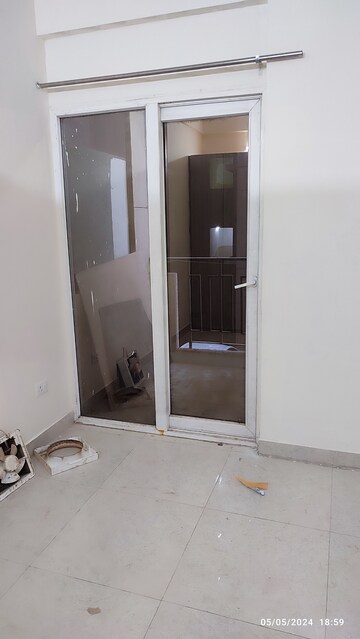 Furnished Amenities in 2 BHK Apartment at Signature Global Orchard Avenue, Sector 93 – for Sale