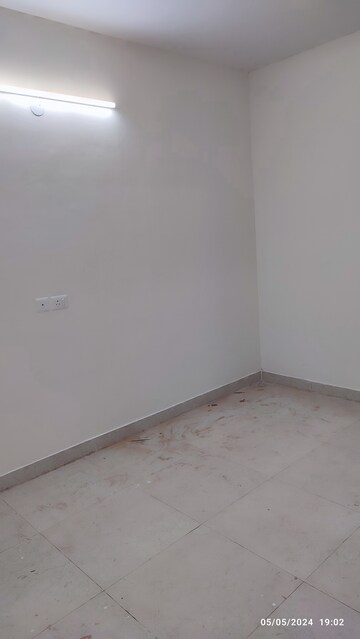 Furnished Amenities in 2 BHK Apartment at Signature Global Orchard Avenue, Sector 93 – for Sale