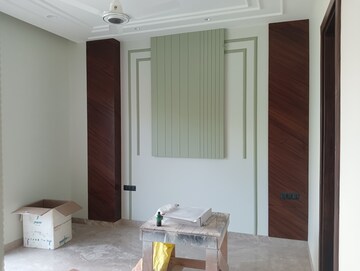 Room in 4 BHK Builder Floor at Jagatpur – for Sale