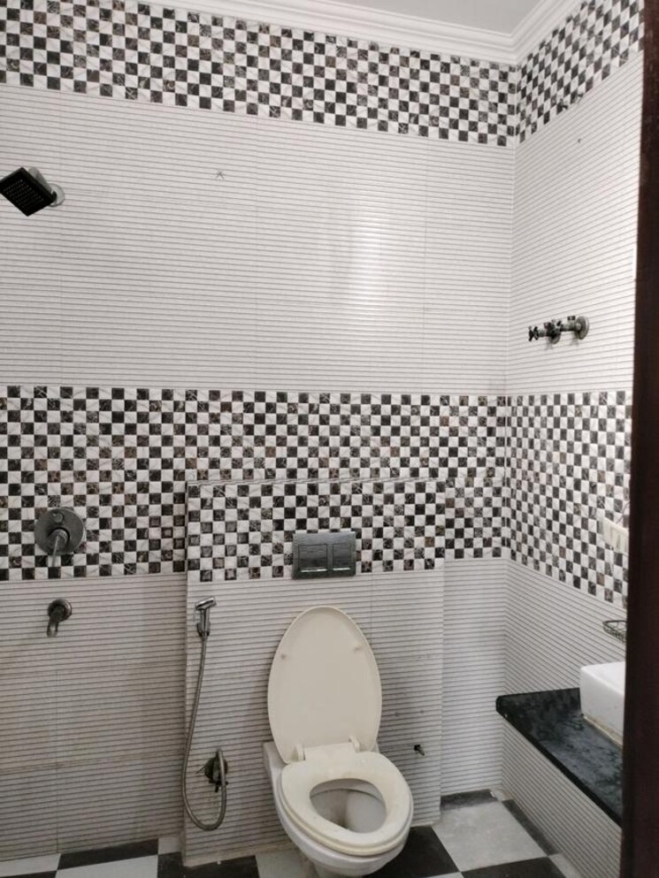 Bathroom, sector 7 dwarka 3 Bedroom 1800 Sq.Ft. Apartment In Sector 7 Dwarka Delhi 7478483